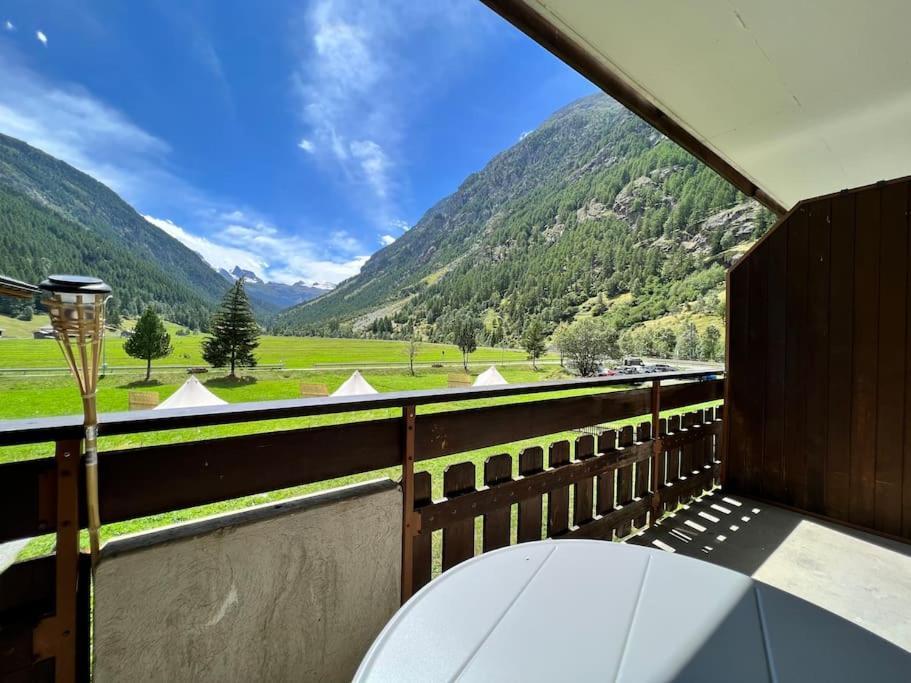 Pure Comfort! Entire Apartment With Abundant Space Near Zermatt With Parking! Täsch Exteriér fotografie