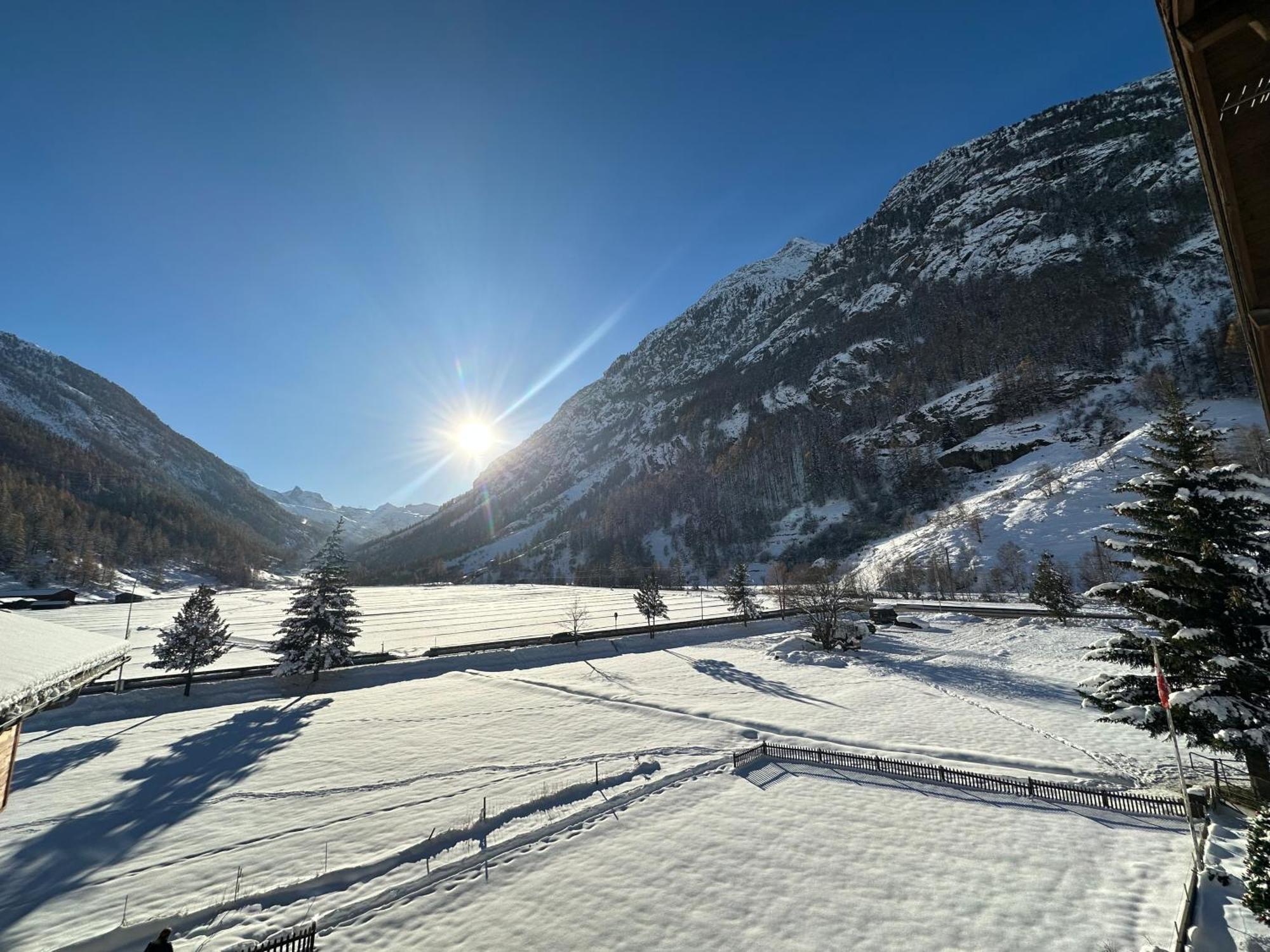 Pure Comfort! Entire Apartment With Abundant Space Near Zermatt With Parking! Täsch Exteriér fotografie